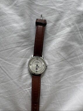 Coach Women's Classic Signature Watch 32mm Silver Tone Logo Leather Band